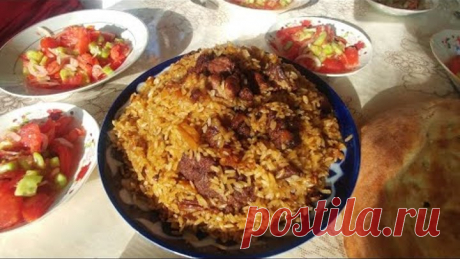 Плов. Мужики готовят.