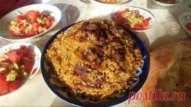 Плов. Мужики готовят.