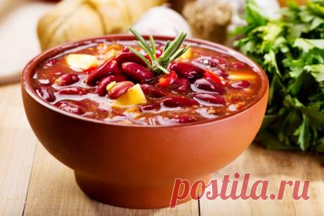 Быстрый фасолевый суп Если у тебя нет много времени на готовку обеда, попробуй сделать этот быстрый фасолевый суп. Он готовится из консервированной фасоли и других овощей. Просто и невероятно вкусно!