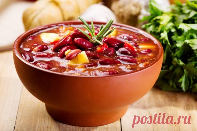 Быстрый фасолевый суп Если у тебя нет много времени на готовку обеда, попробуй сделать этот быстрый фасолевый суп. Он готовится из консервированной фасоли и других овощей. Просто и невероятно вкусно!