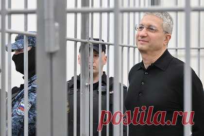 Арест имущества экс-замглавы Минобороны Иванова на 2,5 миллиарда рублей продлили