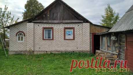 Переделка старой дачи с пристройкой мансарды Вадим из Витебской области решил поделиться с читателями историей реконструкции старого дачного дома. В ходе растянувшейся на несколько лет переделки обложенный кирпичом деревянный домик обзавелся новой мансардой и террасой. Преобразился и участок. Вадим не только описал основные этапы работ, но и назвал допущенные им ошибки. О себе: ни разу не строитель и не представитель «рукастых» профессий. Обычный офисный работник.