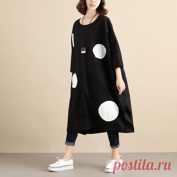 Literature Round Neck Long Sleeves Applique Strap Black Women Dress Material: Cotton Collar type: Round Neck Clothing placket: Hedging Pattern: Others Style: Commuter,Literature Sleeve: Long Sleeve Clothing details: Applique,Irr