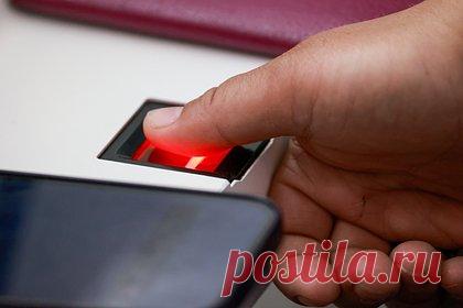 В России отложили внедрение биометрии на транспорте. Минтранс решил отложить внедрение биометрии на транспортных объектах в России. Установку систем для идентификации пассажиров перенесли на 2024 год, указано в стратегии цифровой трансформации транспортной отрасли до 2030 года. Ранее планировалось запустить проход по биометрии к 2023 году в 12 аэропортах.