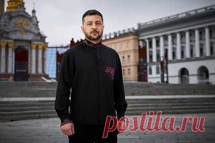 Рогов прокомментировал появление Зеленского в черной вышиванке