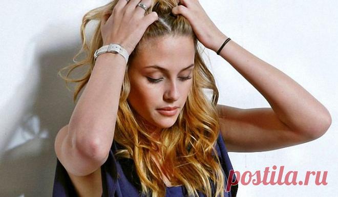 Причины появления и методы избавления от перхоти
Перхоть – это неприятная проблема, с которой сталкивается хоть раз каждая женщина. Сильных болевых ощущений перхоть не вызывает, но ее присутствие часто видно на одежде, в прическе, что способно испортить настроение и внешний вид. Существуют причины появления и методы избавления от перхоти, в которых мы сейчас разберёмся.     Причиной появления перхоти является микроскопический грибок […]
Читай пост далее на сайте. Жми ⏫ссылку выше