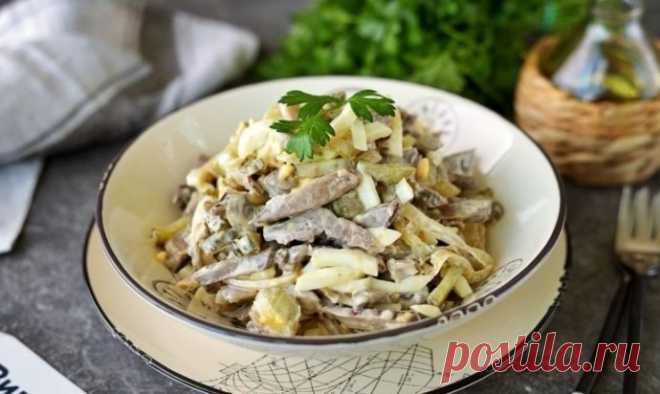 Салат из свиного сердца с маринованными огурцами и яйцами