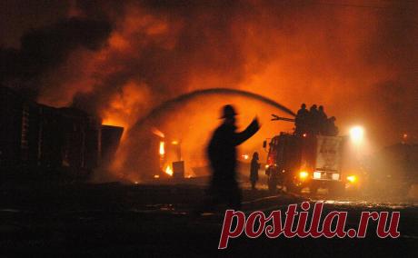 В Китае в результате пожара на угольном предприятии погибли 25 человек. В результате пожара на угольном предприятии в городе Люйлян в провинции Шаньси в центральной части Китая погибли по меньшей мере 25 человек, передает CCTV.