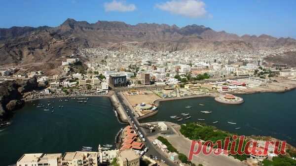 Британские ВМС сообщили об очередной атаке на судно вблизи Йемена