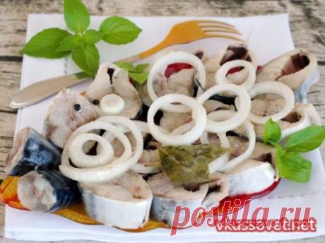 Скумбрия, маринованная с луком