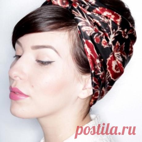 Парочка попугаев пришла будить свою хозяйку... - МирТесен