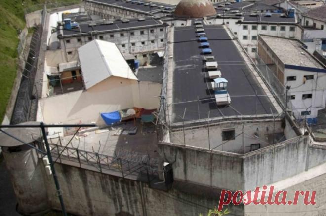 Заключенные захватили в заложники 139 человек в тюрьмах Эквадора. Правоохранители пытаются установить порядок в центрах лишения свободы Асуай, Каньяр, Напо, Тунгурауа и Котопахи.