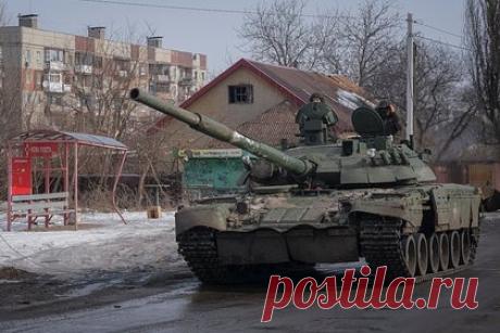 Во Франции заявили о невозможности танков Запада преодолеть украинские мосты. Французская журналистка Кристель Неан, работающая в Донбассе, заявила о невозможности западных танков преодолеть мосты Украины из-за их низкой грузоподъемности. Журналистка отметила, что многие украинские мосты не рассчитаны на нагрузку более 50 тонн. Она также заявила, что танки не приспособлены к характеру местности.