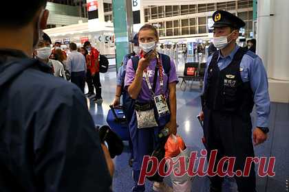 Тренер белорусских легкоатлеток рассказал о странном поведении Тимановской. Главный тренер сборной Белоруссии по легкой атлетике Юрий Моисевич рассказал о странном поведении бегуньи Кристины Тимановской на Олимпиаде в Токио. По словам специалиста, спортсменка уединялась и не хотела общаться. «И у нее было странное поведение, что тут же оно вызвало какую-то реакцию», — добавил он.