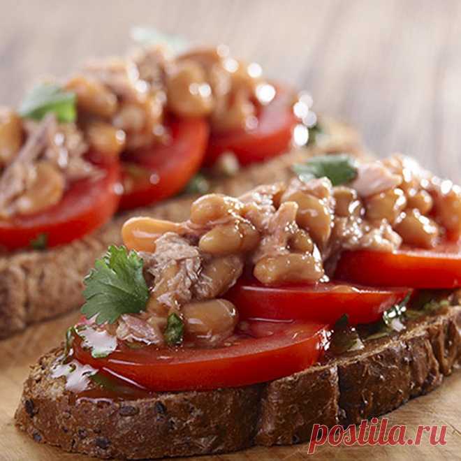 Кулинарные рецепты - Сэндвич с белой фасолью, тунцом и помидорами - с фото и видео инструкцией на сайте Bonduelle.ru