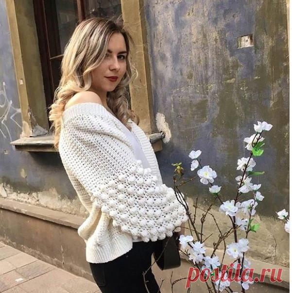 Женский жакет, связанный крючком: утонченный стиль, созданный своими руками
