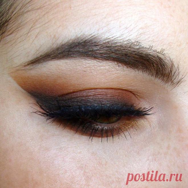 Coppery smoky eye