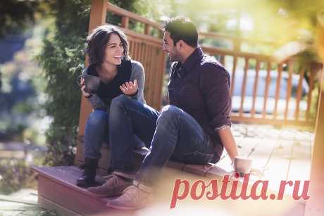 Каждый хочет верить в искренность отношений. Это бывает и при общении с бывшим парнем или девушкой: желание думать, что вы можете просто дружить и всегда подставите друг другу плечо в трудную минуту, преображает реальный мир, и он видится не в обычных красках, а в розовых. Дружить с бывшими стало популярно, стоит ли это делать?