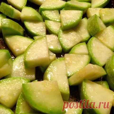 Кабачки с орехово чесночной заправкой | 4vkusa.ru
