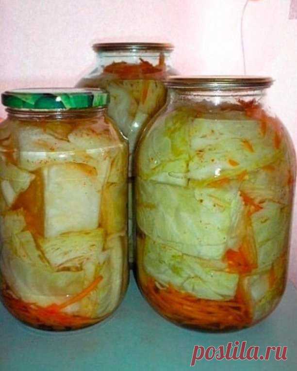 Рецепт капусты с перцем (острый) , также присутствует морковь на зиму!

Необходимые нам продукты:
белокочанная
Моркoвь (свекла)
Лавровый лист (на банку) 3-4 шт
Перец черный (горошком на банку) 8-10 шт
Сахар (рассол, на 1 л воды) 4 ст. л.
Соль (рассол, на 1 л воды) 2 ст. л.
Уксус (70%, рассол, на 1 л воды) 2 ст. л.
Перец красный жгучий (молотый, рассол, на 1 л воды) 1 ч. л.

Готовим с удовольствием:
Капусту режем крупными кусками так,чтобы проходила в горлышко банки. Морков...
