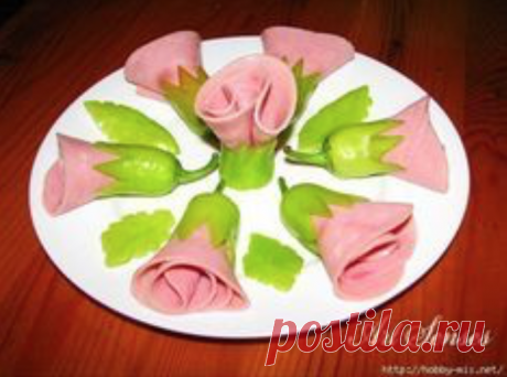 Цветы из перчиков и ветчины -  закуска для украшение стола 

