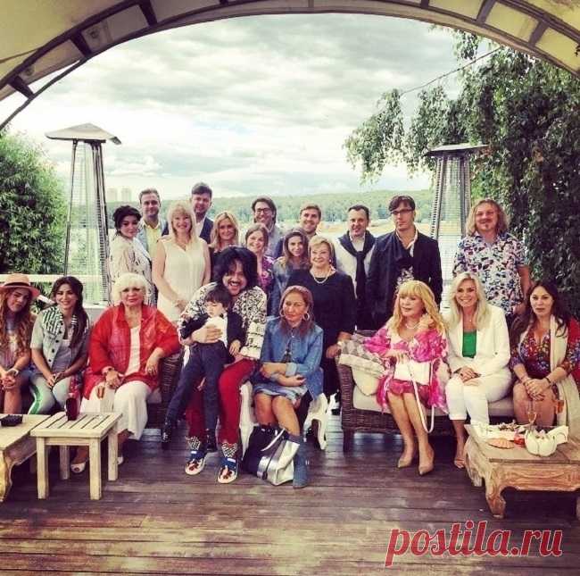 Галерея к статье Краса молодости: Алла Пугачева показала архивное фото. Слайд 1 - Леди Mail.Ru