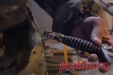 Telegraph: украинские военные покупают ножи в секс-шопах в Краматорске. По данным британского издания, большую часть клиентуры таких магазинов составляют солдаты ВСУ.