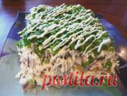 Салат с сельдью, грецкими орехами и шампиньонами.