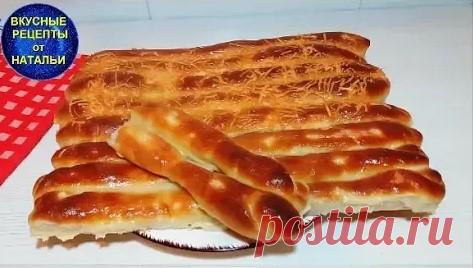 ХЛЕБНЫЕ ПАЛОЧКИ к чаю и первым блюдам. Рецепт хлебных палочек. ИНГРЕДИЕНТЫ:Мука - 350 грМолоко – 250 млСахар – 1 ст.л.Сухие дрожжи – 1 ст.л.Соль – 1 ч.л.Растительное масло – 50 млНатуральный йогурт – 1 ст.л.Для мучной поливки:Мука – 2 ст.л.Соль – 1 ч.л.Вода – 4-5 ст.л.Дополнительно:Тертый сыр – горстьРастительное масло – 2 ст.л.В миску выливаю теплое...