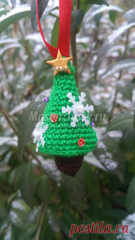 Вязаная елочная игрушка крючком. 