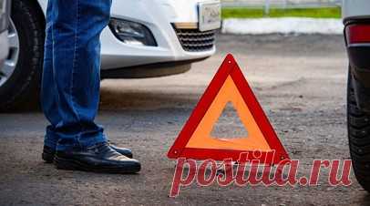 В Тюменской области погиб пассажир, пытавшийся достать автомобиль из кювета. В Сладковском районе Тюменской области автомобиль скатился в кювет и задавил пассажира, который пытался помочь. Читать далее