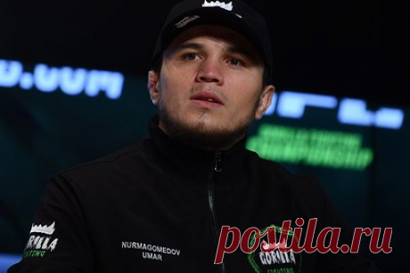 Непобежденный брат Нурмагомедова пожаловался на отсутствие соперников в UFC. Умар Нурмагомедов, двоюродный брат бывшего чемпиона Абсолютного бойцовского чемпионата (UFC) Хабиба Нурмагомедова, пожаловался на отсутствие соперников в промоушене. «И что я должен делать, если никто не хочет со мной драться?» — поинтересовался 27-летний российский спортсмен.