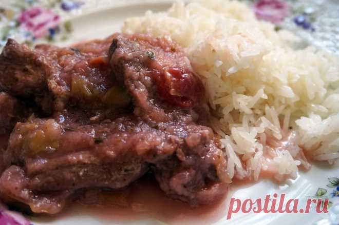 Утятина с яблоками и вишней в мультиварке