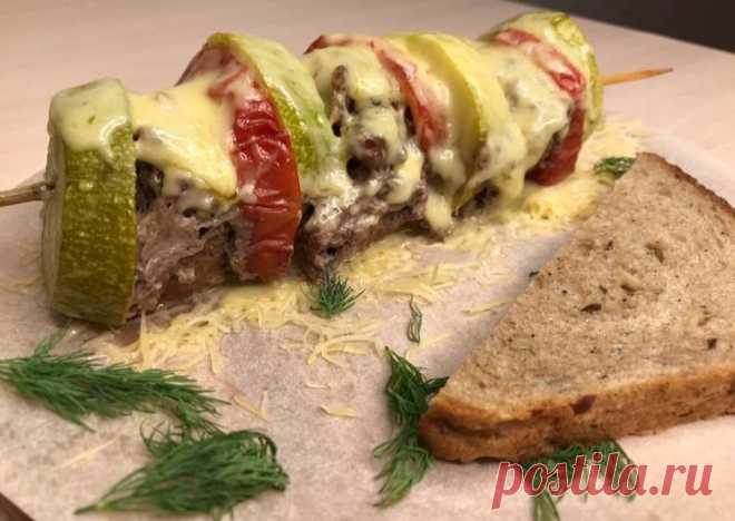 Вкуснейший шашлык Шашлык из кабачков, помидоров, с мясным шариком под сырной шубой - пошаговый рецепт с фото. Автор рецепта Катерина Н . - Cookpad