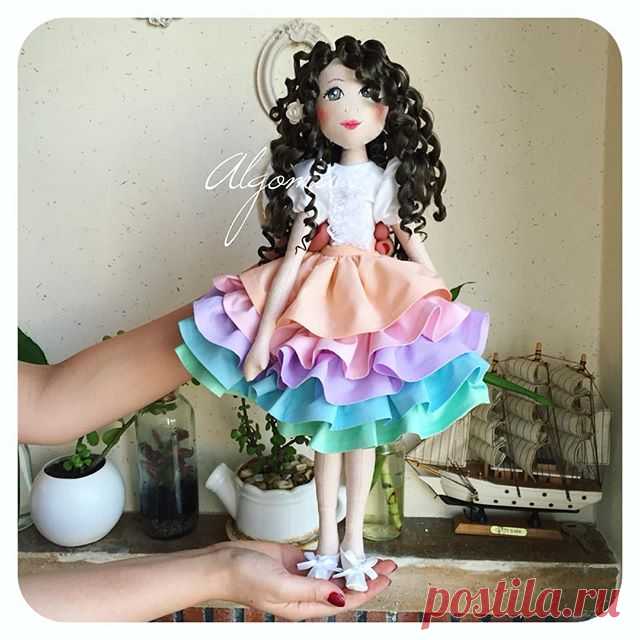 🎉🎊
سونيا 👩🏻 قد: ٤٧ سانتيمتر
✨

#عروسك #آلگوما #تيلدا #دستساز #پارچه #طراحى #گلگلی #گلدوزی#گل #عروسك_روسي