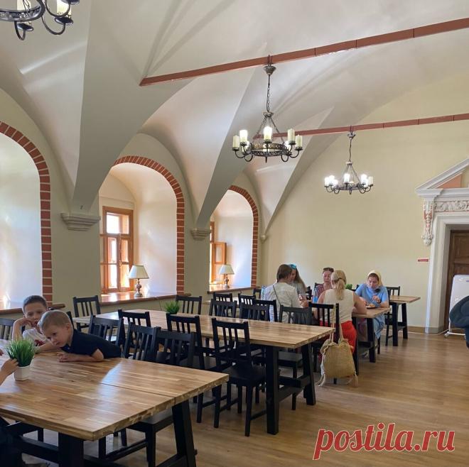 Чем кормят в трапезной «Царские чертоги» в Троице-Сергиевой Лавре: очень модное меню и никакой аскезы | Соло - путешествия | Яндекс Дзен