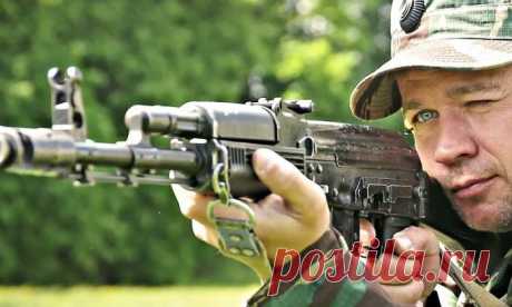 Не пробивает ветки и рикошетит от травы – правдивы ли подобные утверждения о пуле 5.45 мм Вокруг огнестрельного оружия существует немало количество всевозможных мифов. Большая их часть так или иначе касается, как ведут себя пули после того, как покидают ствол. Например, бытует популярное м...