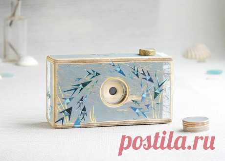 Driftwood Pinhole — An Interview With Camera Maker Sergey · Lomography