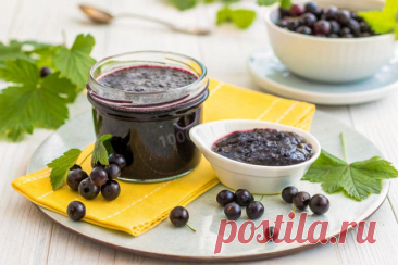 Черная смородина с сахаром на зиму — простой рецепт без варки - 1000.menu