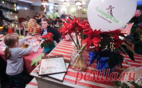 На кафе «АндерСон» пожаловались в прокуратуру из-за «сатанизма» Хэллоуина. Анна Шафран пожаловалась на празднование в кафе Хэллоуина и обвинила его руководство в нарушении прав детей и сатанизме. В кафе призвали перестать «вечно искать врагов, теперь уже в тыквах» и напомнили о проведении Масленицы