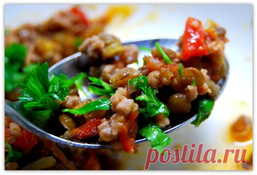 Чечевица с мясным фаршем и томатами...
