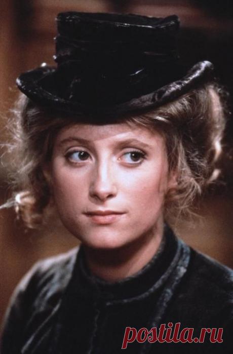 Сюзанна Харкер, 26 апреля, 1965