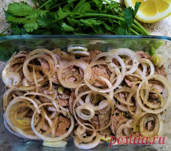 Холодная закуска из маринованного мяса с луком и зеленью | Поделки, рукоделки, рецепты | Яндекс Дзен