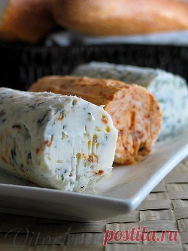 Пикантное сливочное масло с наполнителями.  Приготовление масла с добавками  это легкий и практичный способ соединить его сливочный вкус со свежими травами, ароматными специями, добавить немного терпкости или намек на сладость. Такое масло великолепно добавлять к мясу и овощам на гриле. Но даже дома оно идеально подойдет к рыбе,…