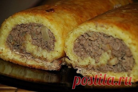 Сырно-мясной рулет

=Ингредиенты:
-твердый сыр 200 гр.,
- яйца 3 шт.,
- манная крупа 3 ст.л.,
- майонез 100-150 гр.

Начинка:
- фарш 500 гр.,
- яйца 2 шт.,
- лук 1 шт.,
- соль,
- перец.