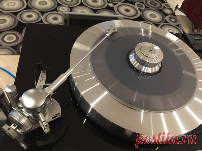 EAT Forte turntable and E-Go tonearm