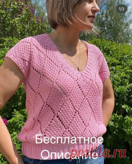 Краткое описание топа с ромбами Пряжа Alize cotton gold, расход 180 грамм.Размер 44-48.На спицы номер два набрать 98 петель и вязать 23 ряда резинкой 2/2 .Затем сменить спицы на номер три и продолжить по схеме.На высоте 57 сантиметров разделить петли на плечи и горловину. 33, 32 и снова 33 петли.Одновременно с...