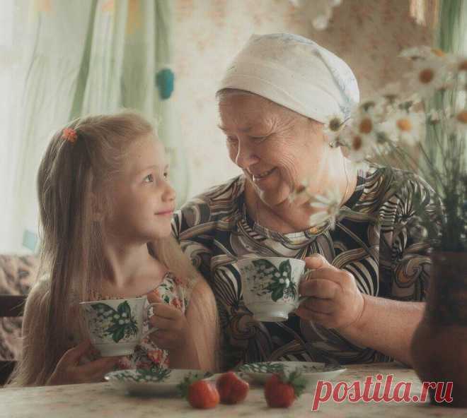 Дала 9-летней внучке денег, сказав:купи себе шоколадок или вкусностей.А она принесла булку, масло и сыр, сказав что так логичнее
Доброго времени суток, уважаемые читатели. На днях моя дочь оставила у меня внуков и уехала по делам. В последнее время у нее очень много нагрузки. Младшему из внуков всего 3 года, а вот старшей уже 9 лет. Она учится в 3 классе, причем на одни пятерки, чем радует всех нас. Я их очень сильно люблю, […]
Читай дальше на сайте. Жми подробнее ➡
