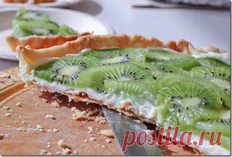 МИНДАЛЬНЫЙ ПИРОГ С КИВИ