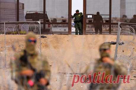 Власти Техаса расширят контроль над территорией вдоль границы с Мексикой. Власти штата Техас расширят контроль над территорией вдоль границы с Мексикой для сдерживания потоков нелегальных мигрантов. Об этом заявил губернатор штата Грэг Эббот. «Теперь мы расширяем данное усилие по контролю за еще большей территорией вдоль мексиканской границы», — написал политик.